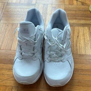 Women’s size 11  White 411 New balance Athletic Shoes